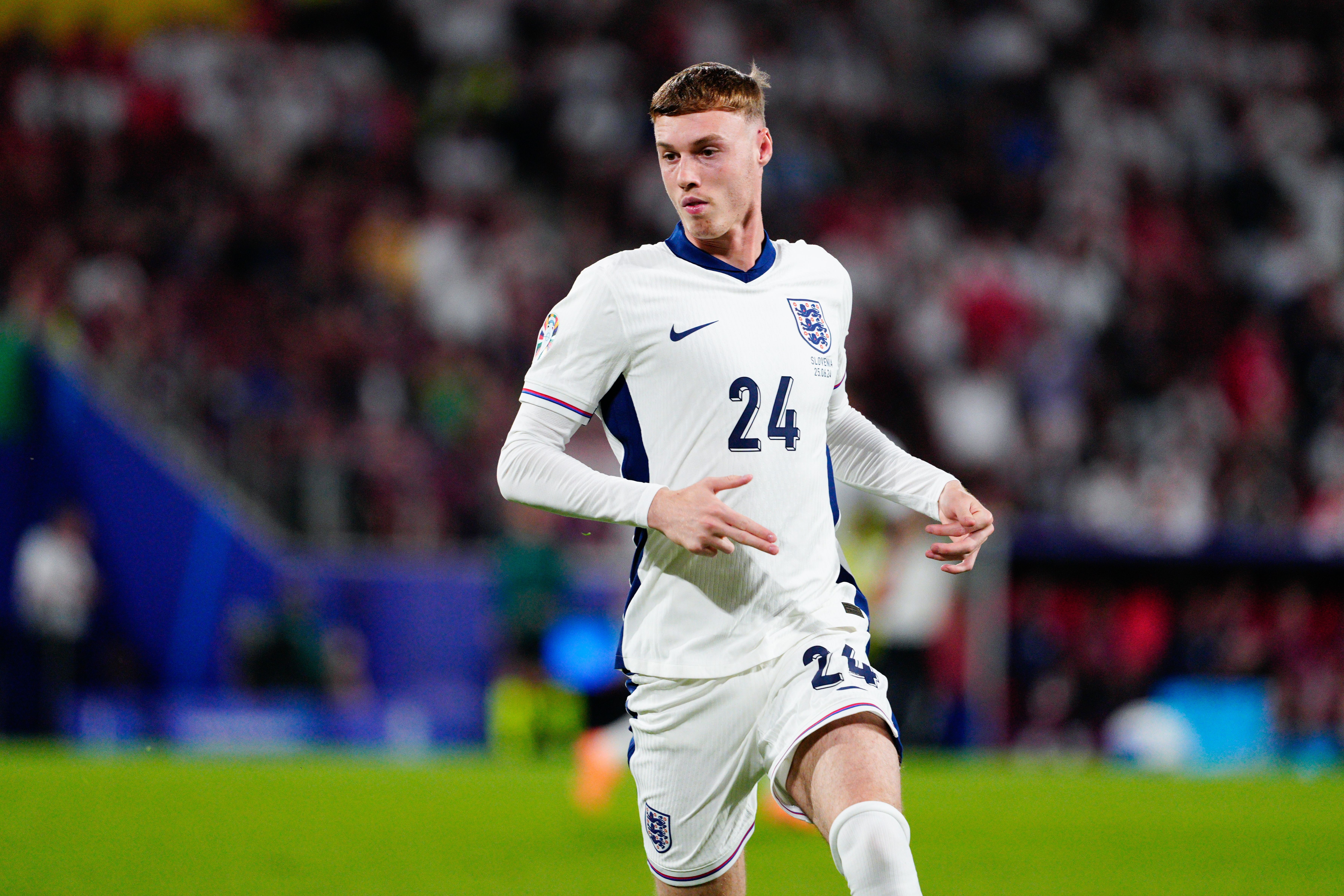 九游体育-英格兰爆冷0-1负日本,帕尔默遭批:丢球就该回追,他却突然减速