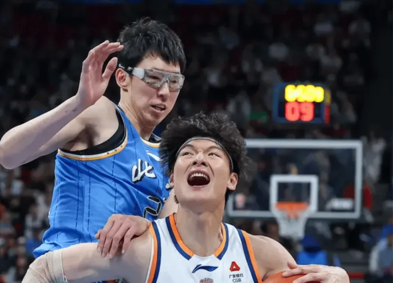 九游娱乐-上海队锁定常规赛第一,大轮休却迎来两将爆发,卢伟指导赛后表态